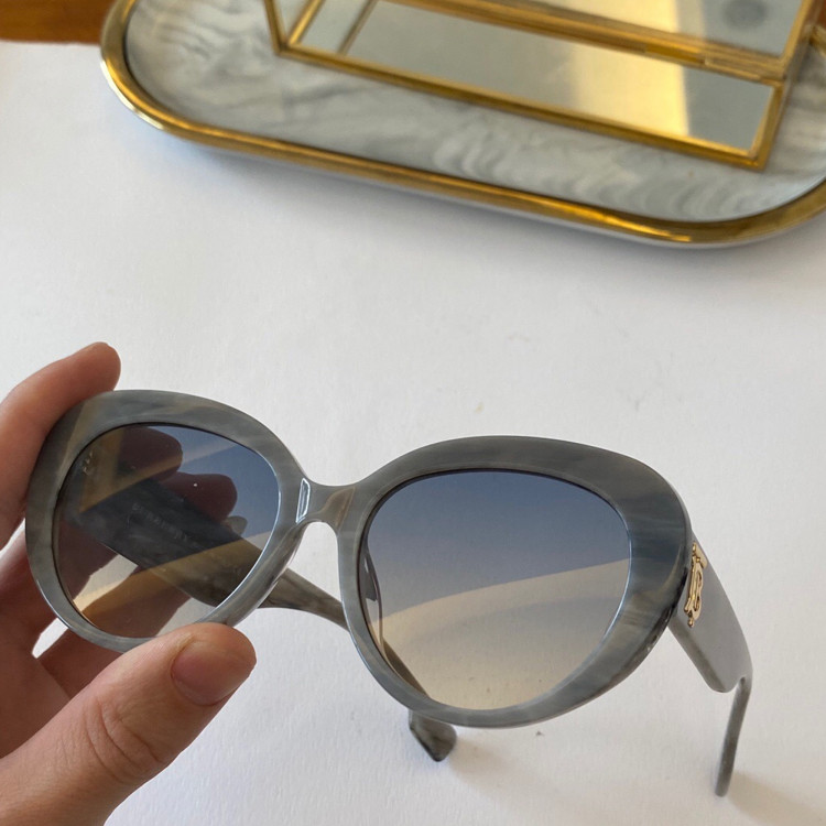 Солнцезащитные очки Burberry BE4298