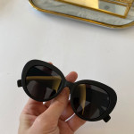 Солнцезащитные очки Burberry BE4298