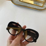 Солнцезащитные очки Burberry BE4298