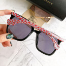 Солнцезащитные очки Burberry BE4276