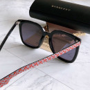 Солнцезащитные очки Burberry BE4276