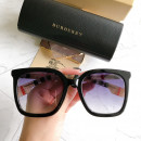 Солнцезащитные очки Burberry BE4276
