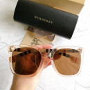 Солнцезащитные очки Burberry BE4276
