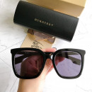 Солнцезащитные очки Burberry BE4276