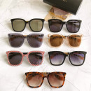 Солнцезащитные очки Burberry BE4276