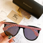 Солнцезащитные очки Burberry BE4277