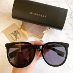 Солнцезащитные очки Burberry BE4277