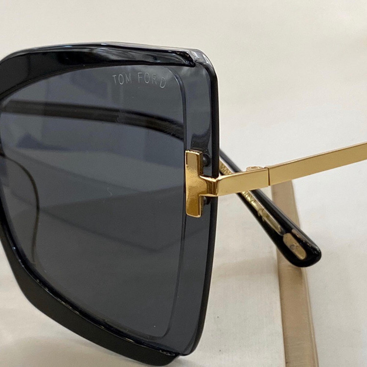 Солнцезащитные очки Tom Ford TF0766