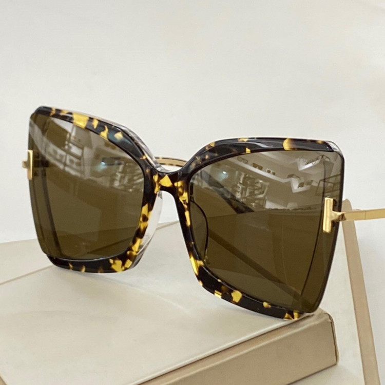 Солнцезащитные очки Tom Ford TF0766