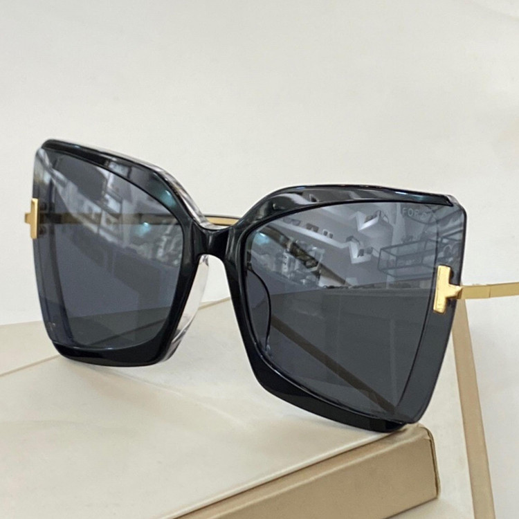 Солнцезащитные очки Tom Ford TF0766