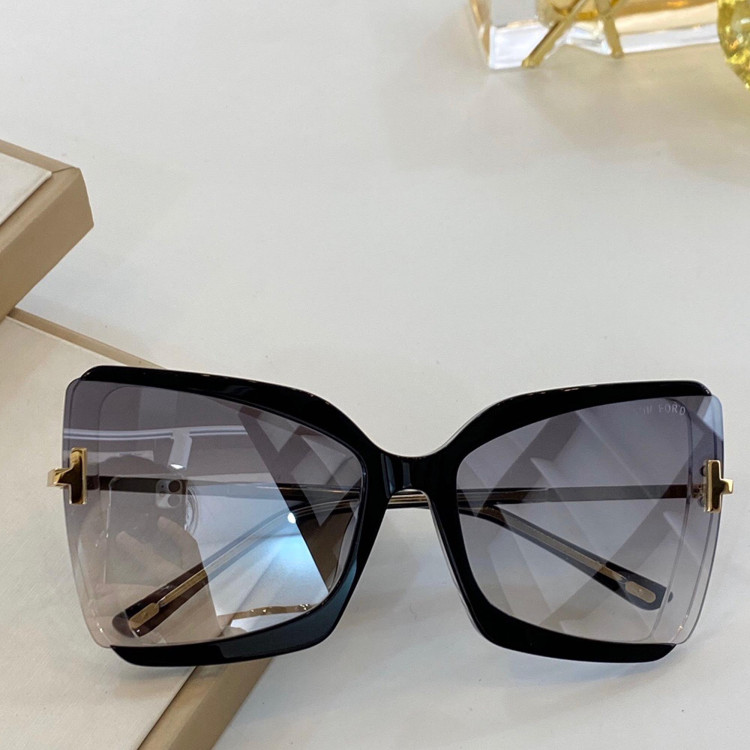 Солнцезащитные очки Tom Ford TF0766