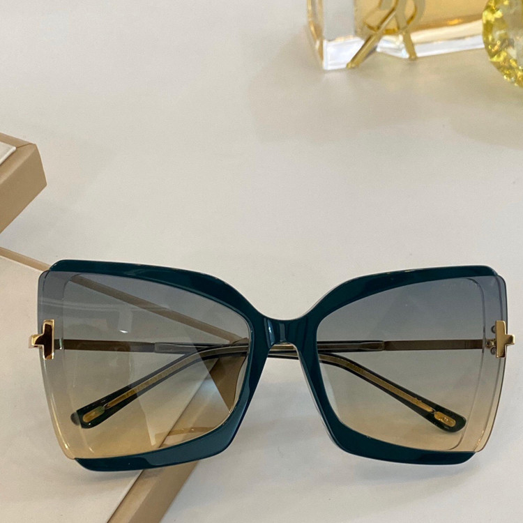 Солнцезащитные очки Tom Ford TF0766