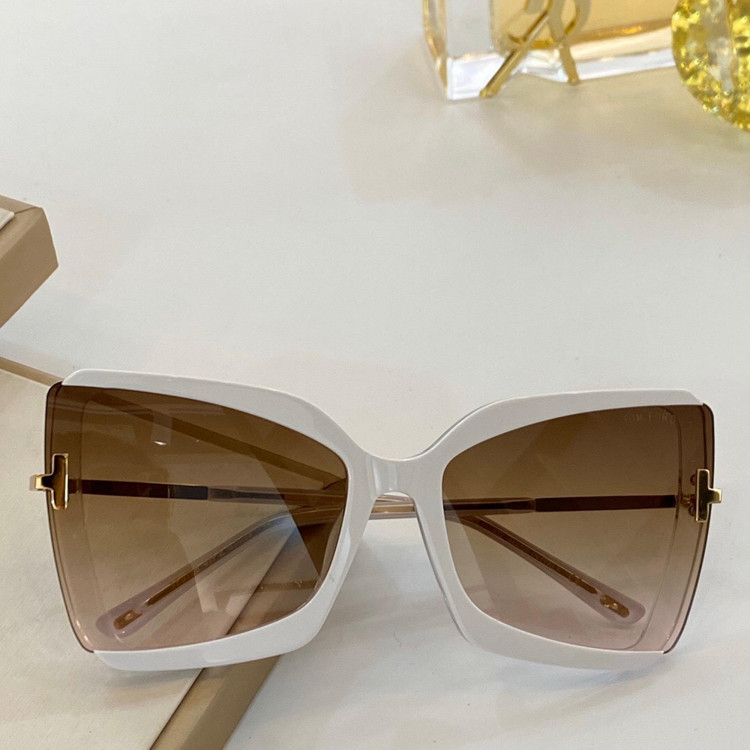 Солнцезащитные очки Tom Ford TF0766