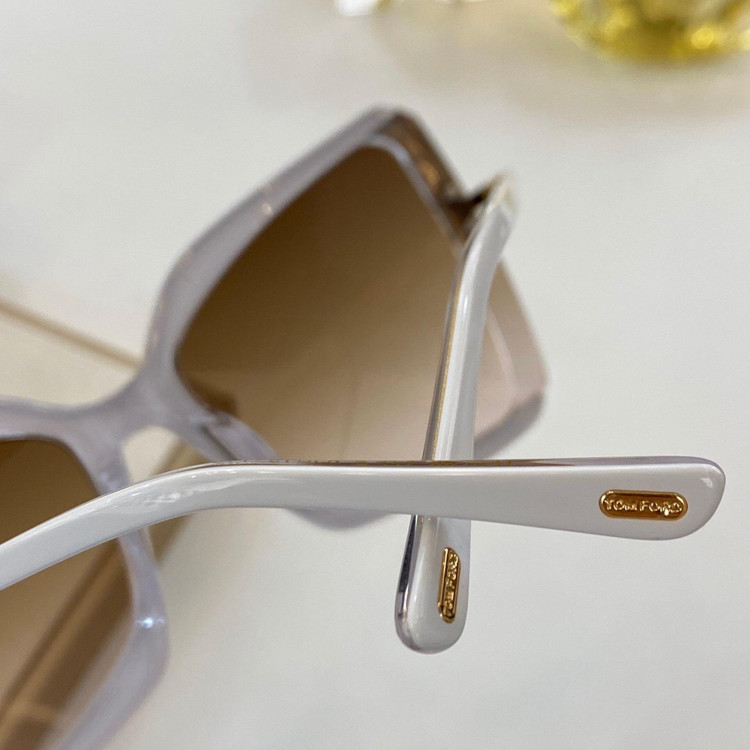 Солнцезащитные очки Tom Ford TF0766
