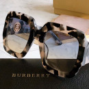 Солнцезащитные очки Burberry BE4316