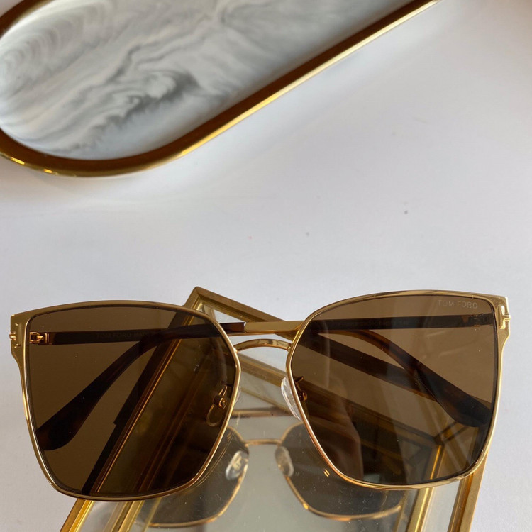 Солнцезащитные очки Tom Ford TF0653