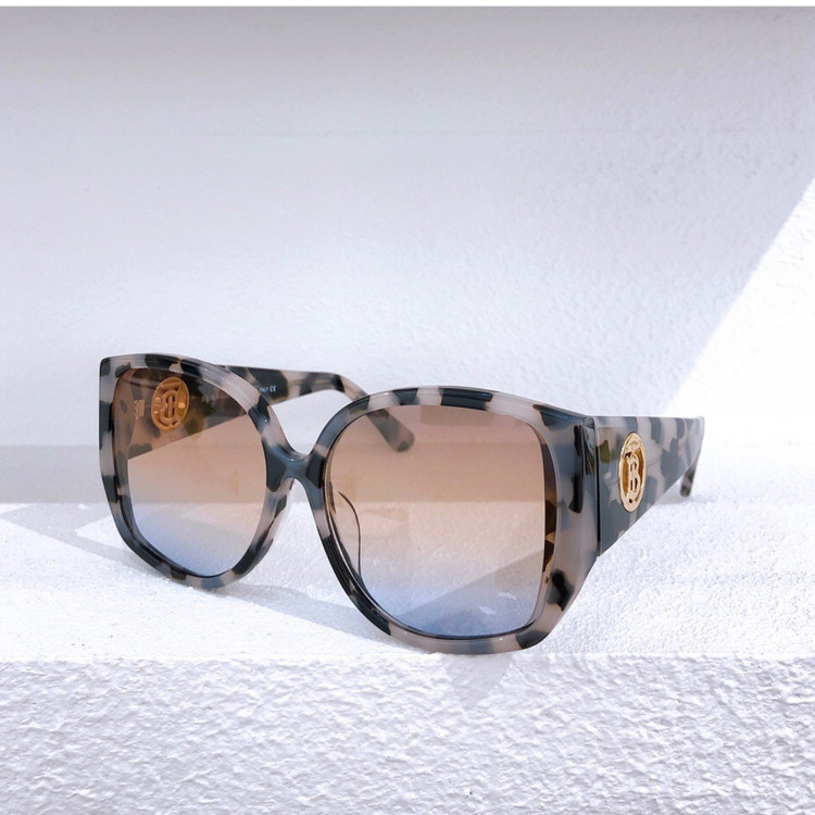 Солнцезащитные очки Burberry BE4290