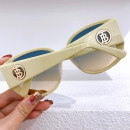 Солнцезащитные очки Burberry BE4290