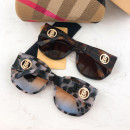 Солнцезащитные очки Burberry BE4290