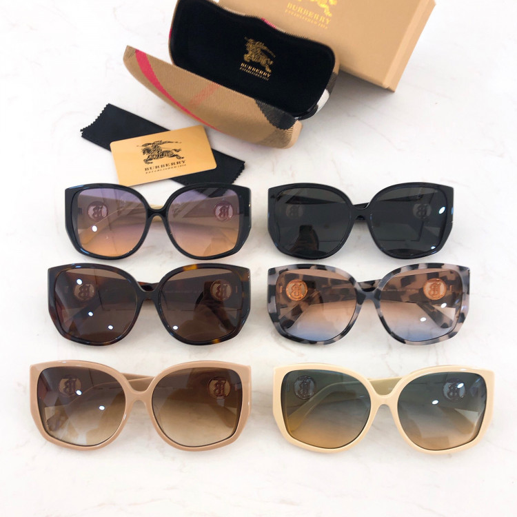 Солнцезащитные очки Burberry BE4290