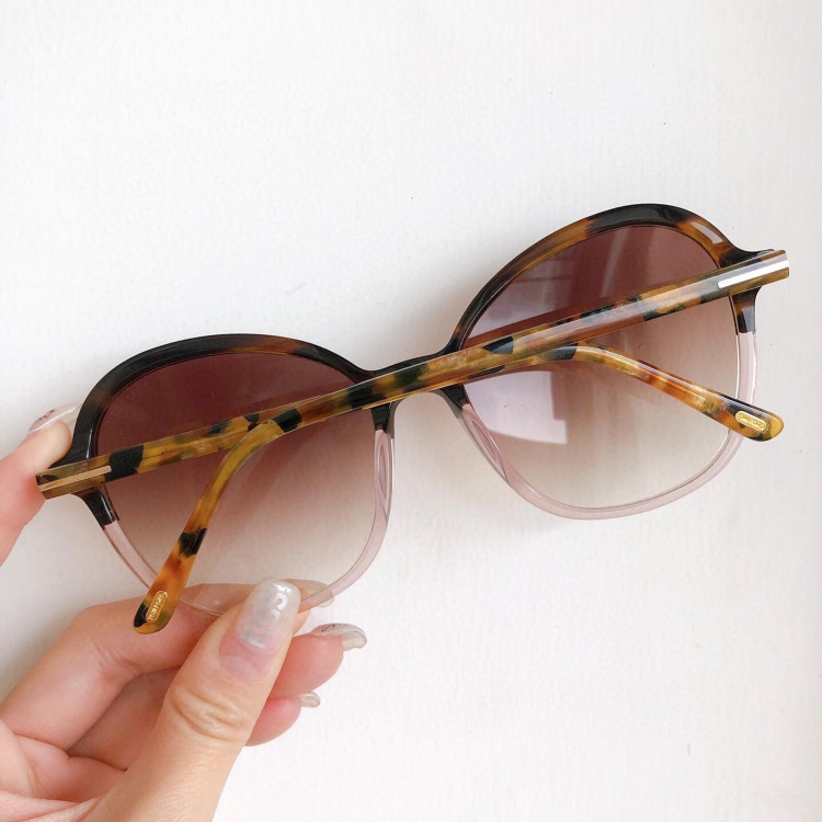 Солнцезащитные очки Tom Ford TF5577-B