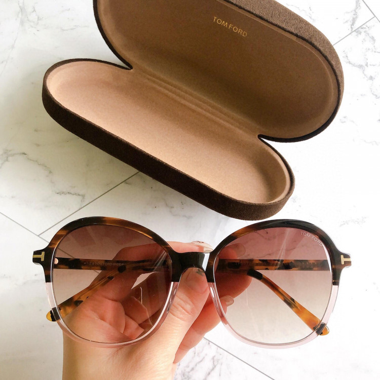 Солнцезащитные очки Tom Ford TF5577-B
