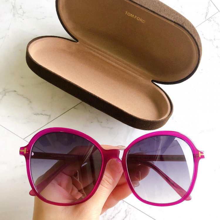 Солнцезащитные очки Tom Ford TF5577-B