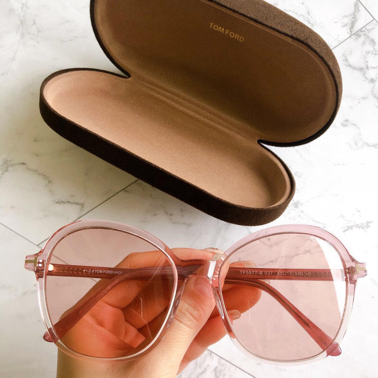Солнцезащитные очки Tom Ford TF5577-B