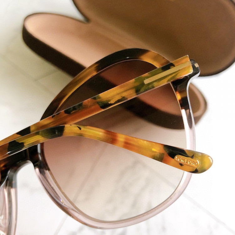 Солнцезащитные очки Tom Ford TF5577-B