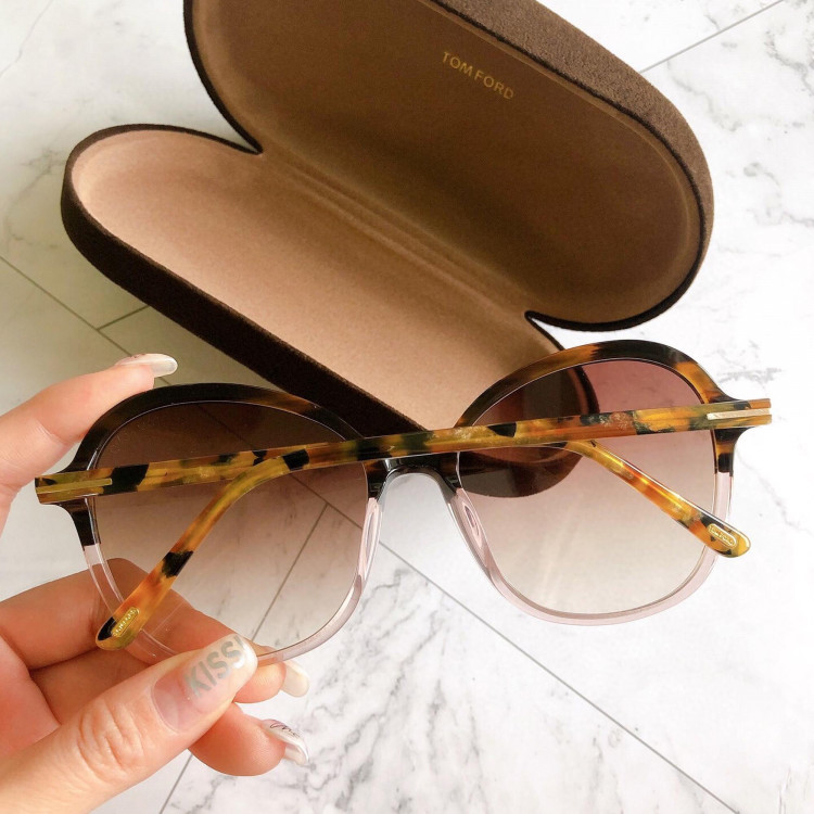 Солнцезащитные очки Tom Ford TF5577-B