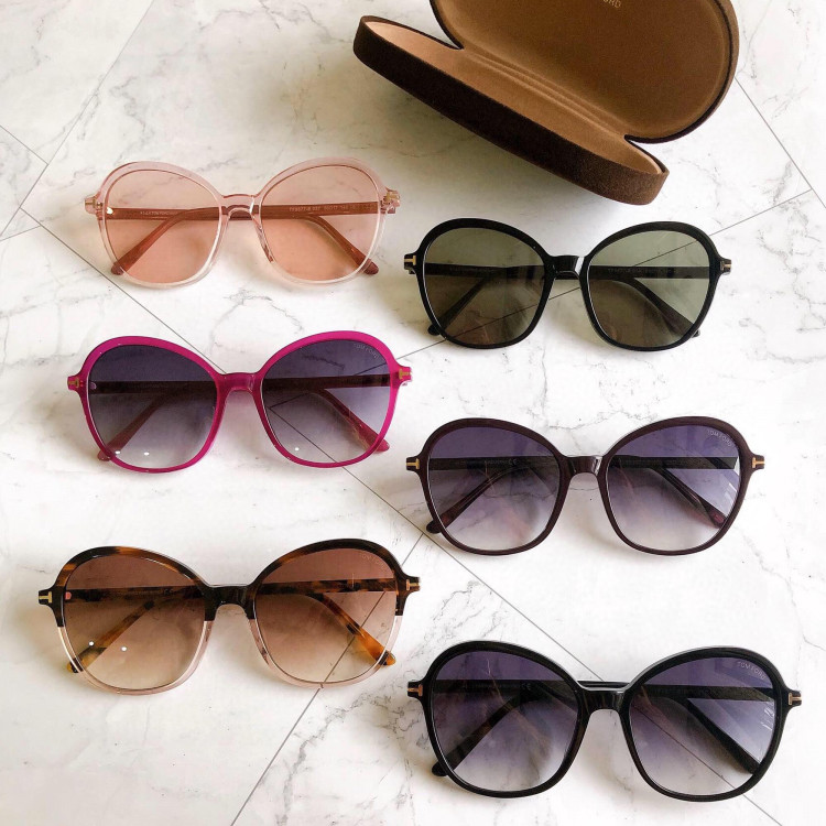 Солнцезащитные очки Tom Ford TF5577-B