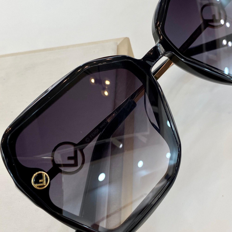 Gafas de sol Fendi FF5304