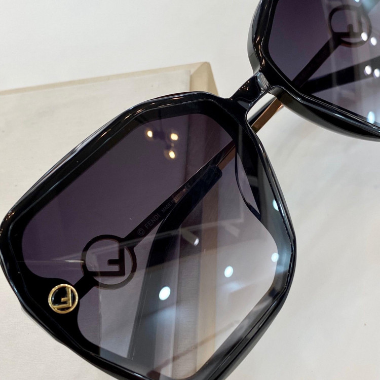 Gafas de sol Fendi FF5304