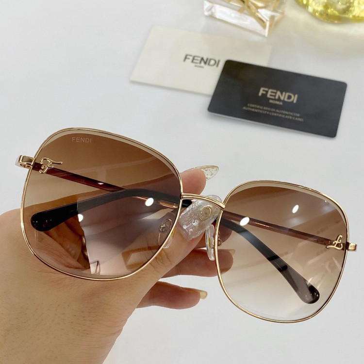 Солнцезащитные очки Fendi FF0662