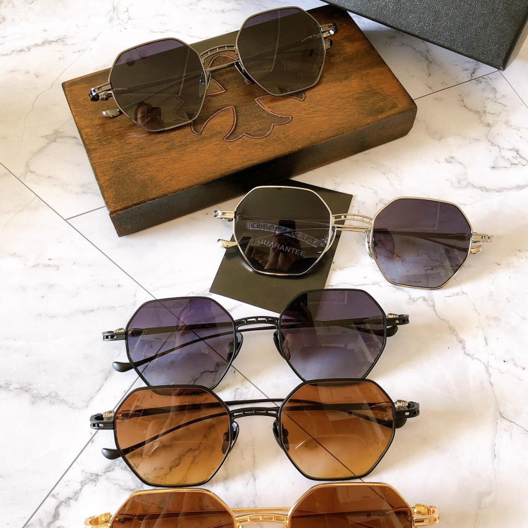 Gafas de sol de chrome hearts EVACULATION